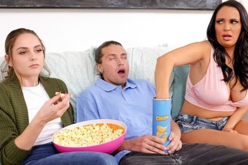 [Brazzers] Sofi Ryan - Sneaky Mid-Movie Fuck