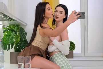 [RKPrime] Simon Kitty, Mary Bambola (Tit-illating Tourists / 06.27.2022)