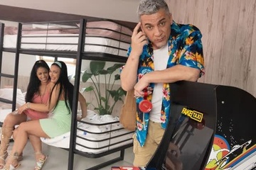 [FakeHostel] Julia De Lucia, Honey Damon - Brunette Baddies Playing Games