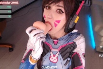 D.Va COSPLAY babe blowjob cute fuck machine