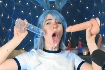 Showed her skill slobbering blowjob with two dicks ? MollyRedWolf