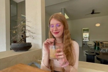 Dating in a cafe ended with fucking in a hotel