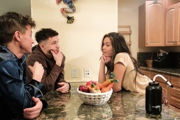 [FamilyStrokes] Scarlett Alexis, Molly Manning - Ripe for the Taking Part 2 Ulterior Motives